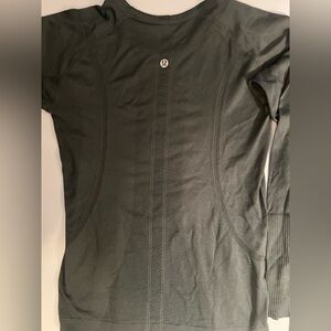 Lululemon Swiftly Tech Hunter Green Long Sleeve Ladies Top Size 8